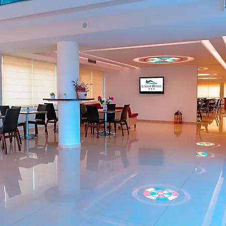 Otel Junior