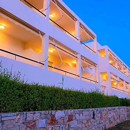 Junior Otel Íria