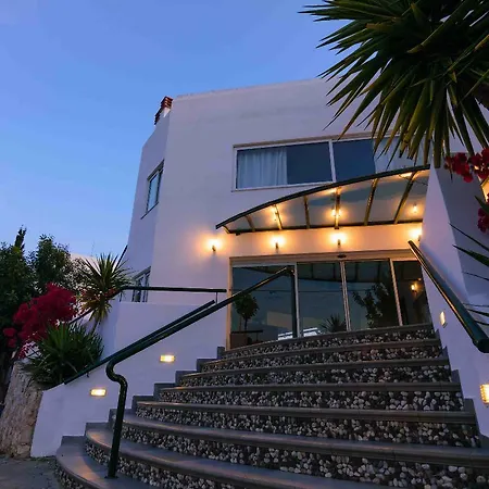 Junior Hotel Iria